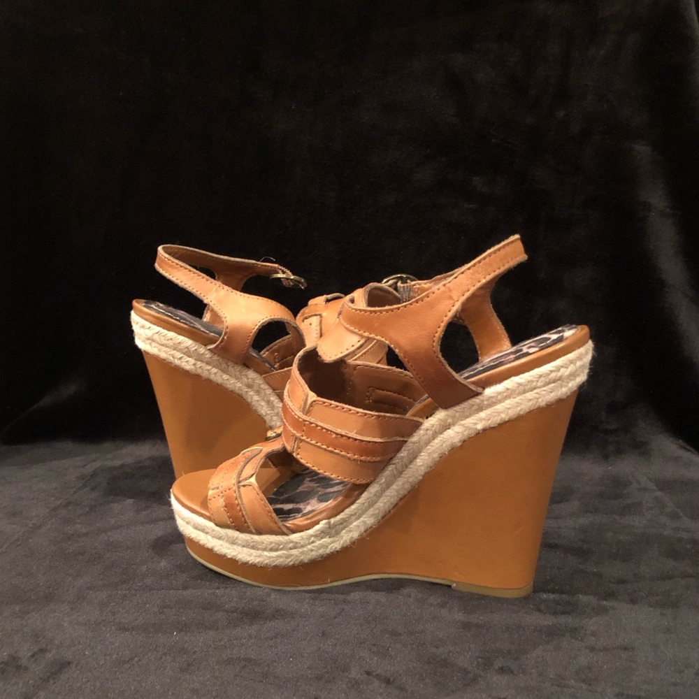 Wedge heels